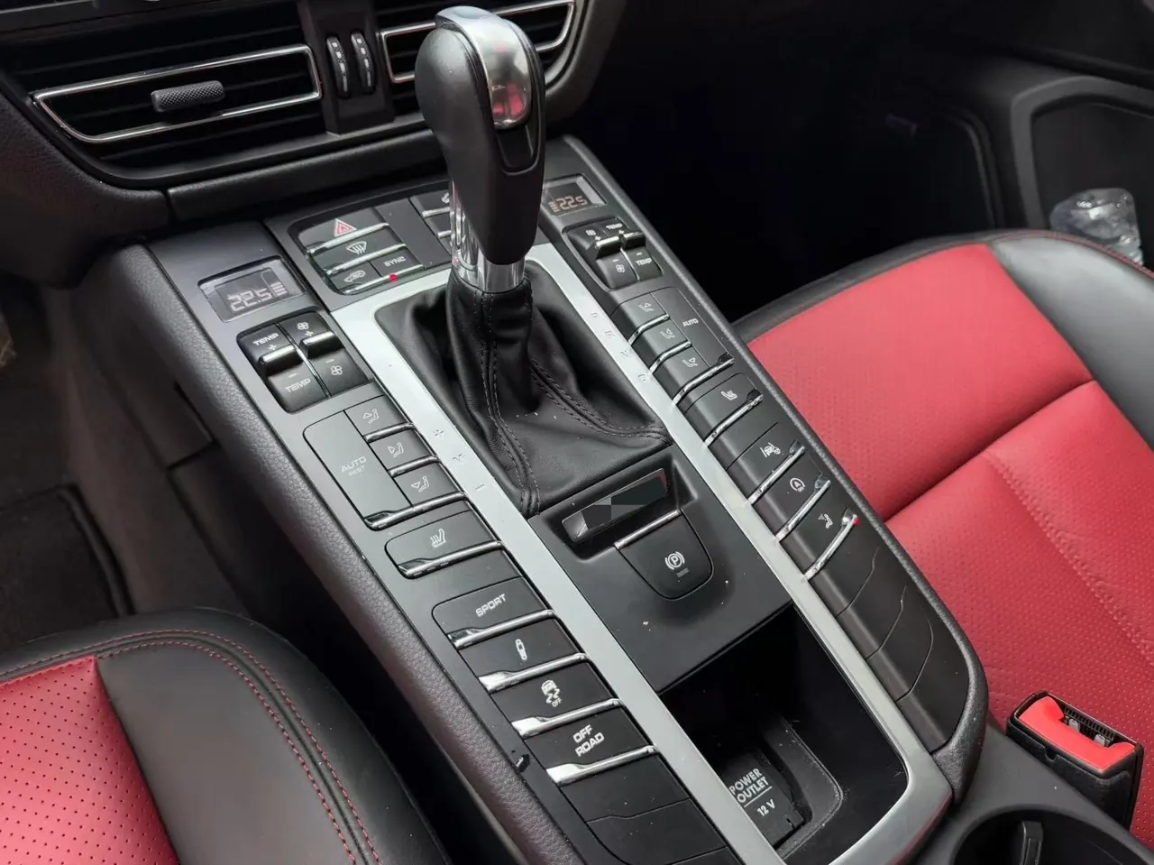 Porsche Macan (Imported) 2020 Macan 2.0T Automatic Gear 3
