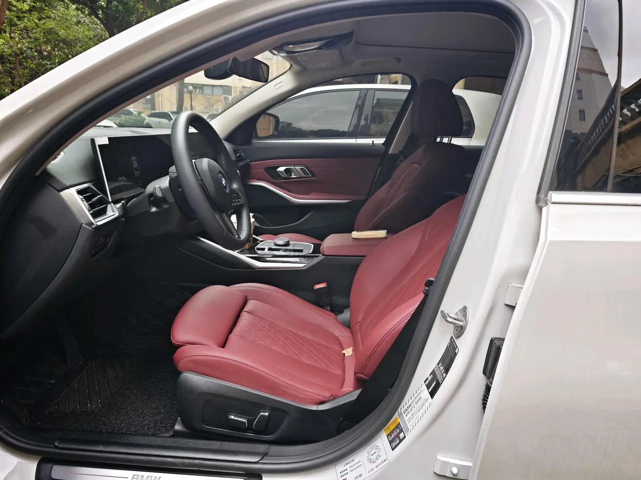 BMW 2024 i3 eDrive 35 L automatic gear 3