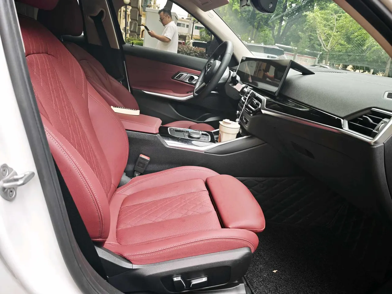 BMW 2024 i3 eDrive 35 L automatic gear 4
