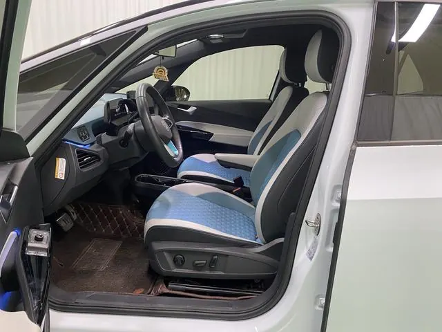 Volkswagen 2021 ID. 3 Pro Extremely Intelligent Automatic 5