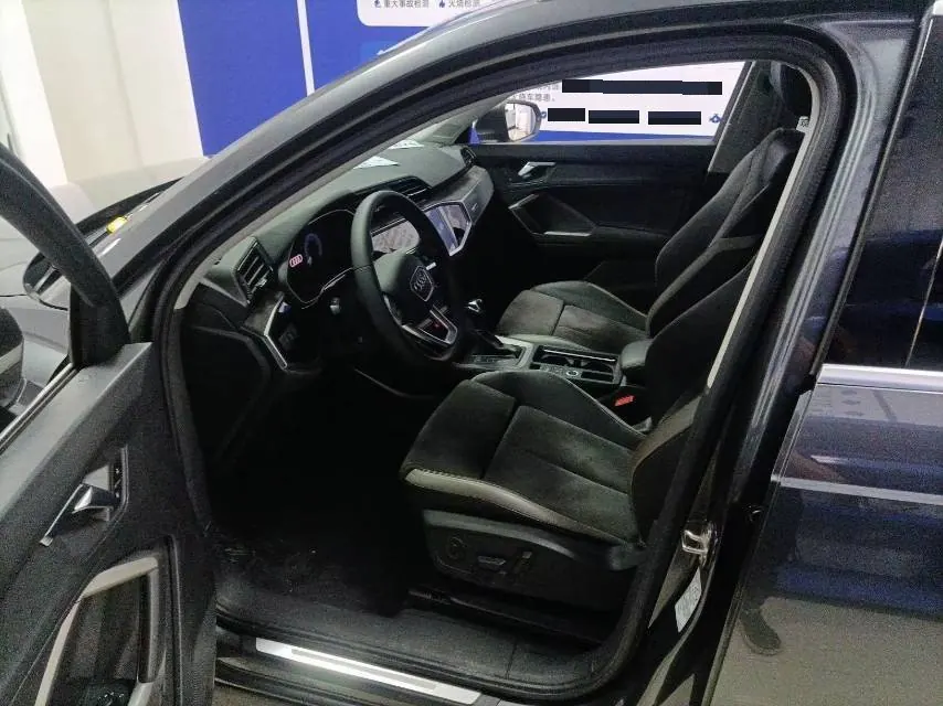 Audi 2020 Q3 1.4TFSI 35TFSI Aggressive Dynamic Automatic 2
