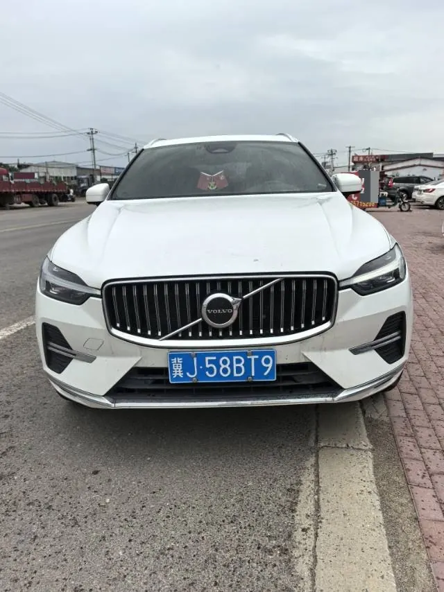 Volvo 2024 XC60 48V 2.0T B5 four-wheel drive fjord version automatic gear 2