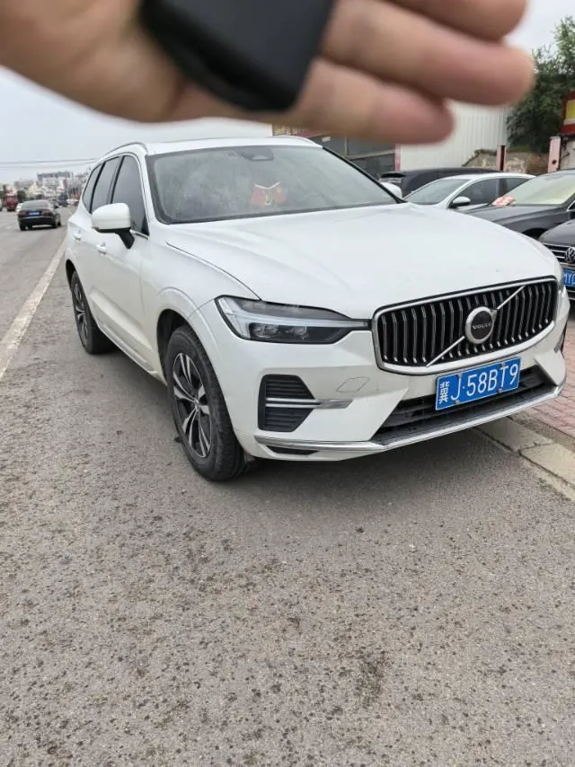 Volvo 2024 XC60 48V 2.0T B5 four-wheel drive fjord version automatic gear 3