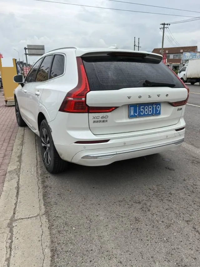 Volvo 2024 XC60 48V 2.0T B5 four-wheel drive fjord version automatic gear 4