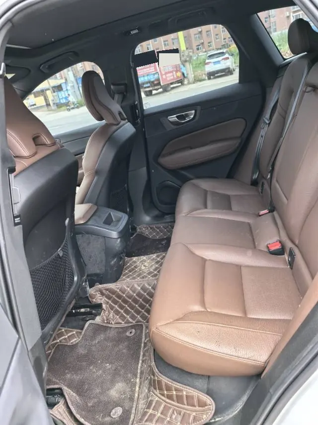 Volvo 2024 XC60 48V 2.0T B5 four-wheel drive fjord version automatic gear 6