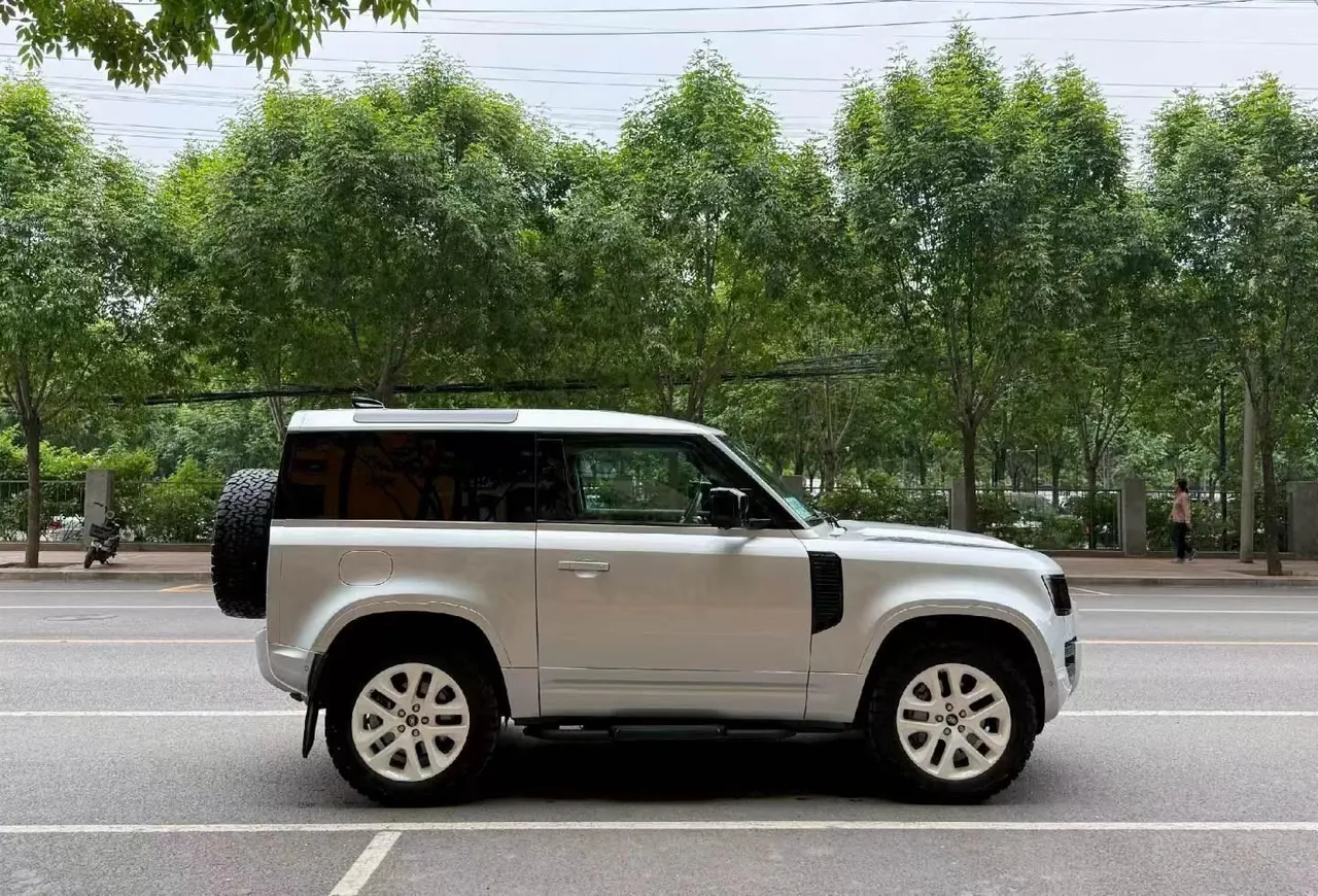 Land Rover Guard (Imported) 2022 Guard 90 48V 3.0T P400 XS Automatic Gear 7