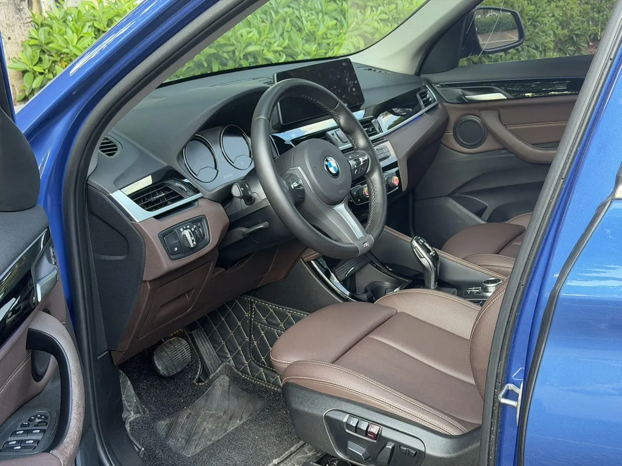 BMW 2020 X1 sDrive20Li 1.5T exclusive automatic gear 9