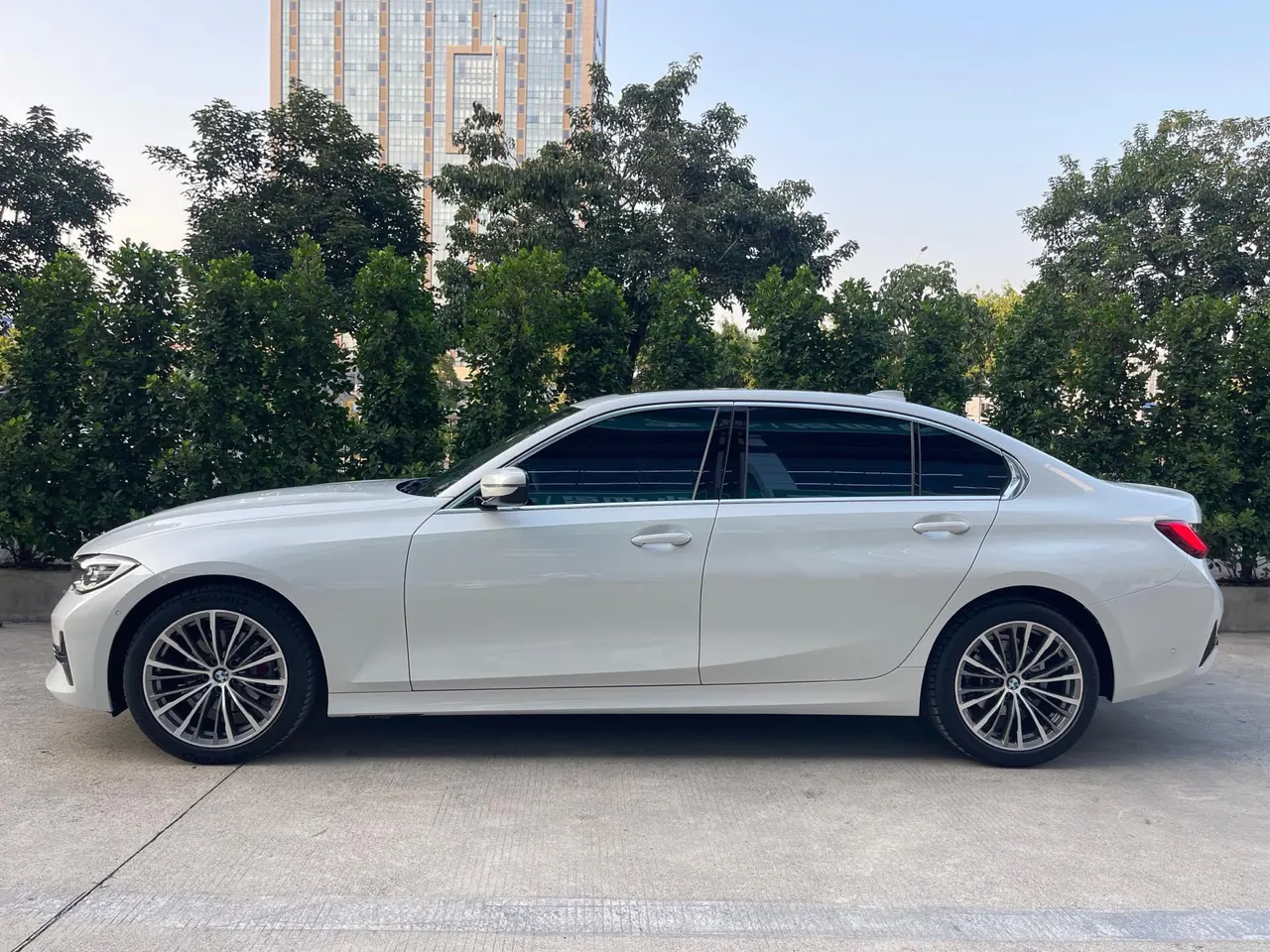 BMW 3 Series 2020 325Li 2.0T First Edition Automatic Gear 2