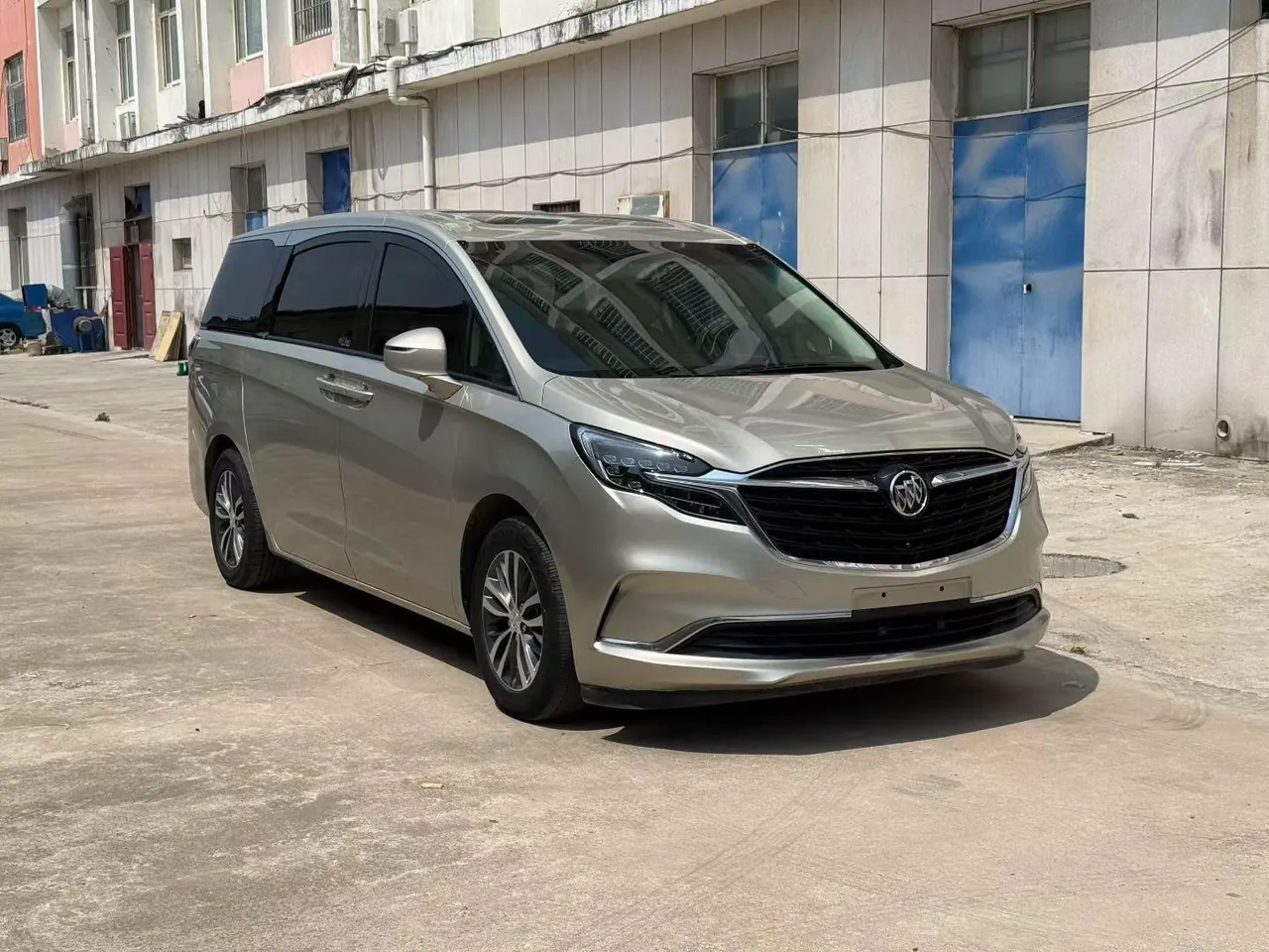 Buick 2021 GL8 ES Lu Zun 2.0T 653T Comfortable Automatic Gear 2