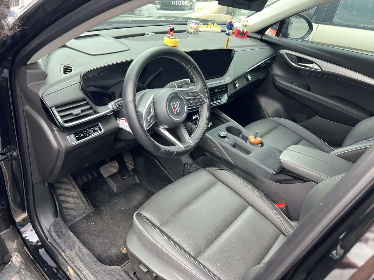 Buick 2025 Angkewei Plus 2.0T 28T Two-Drive Platinum Edition Automatic Gear 3