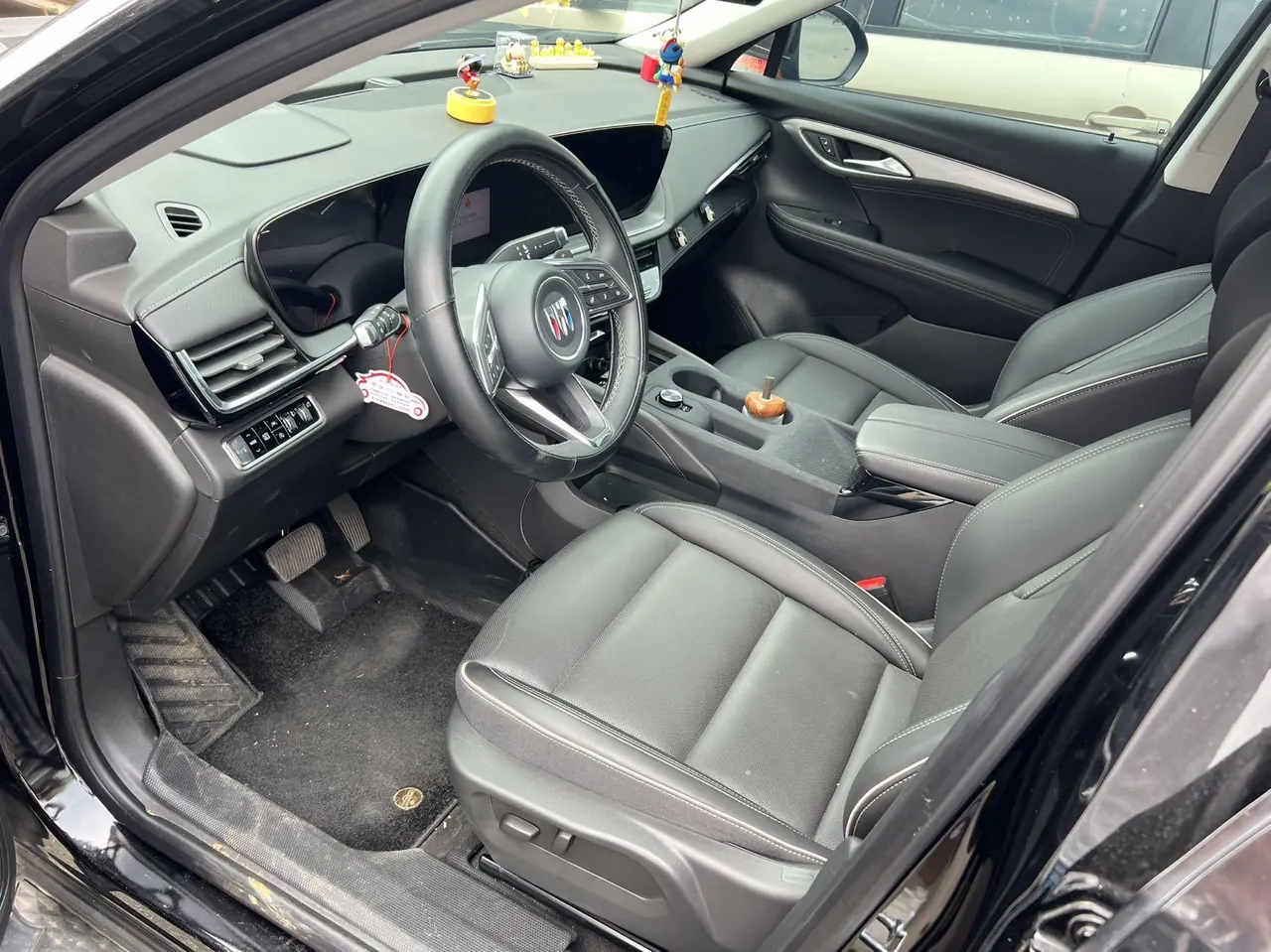 Buick 2025 Angkewei Plus 2.0T 28T Two-Drive Platinum Edition Automatic Gear 4