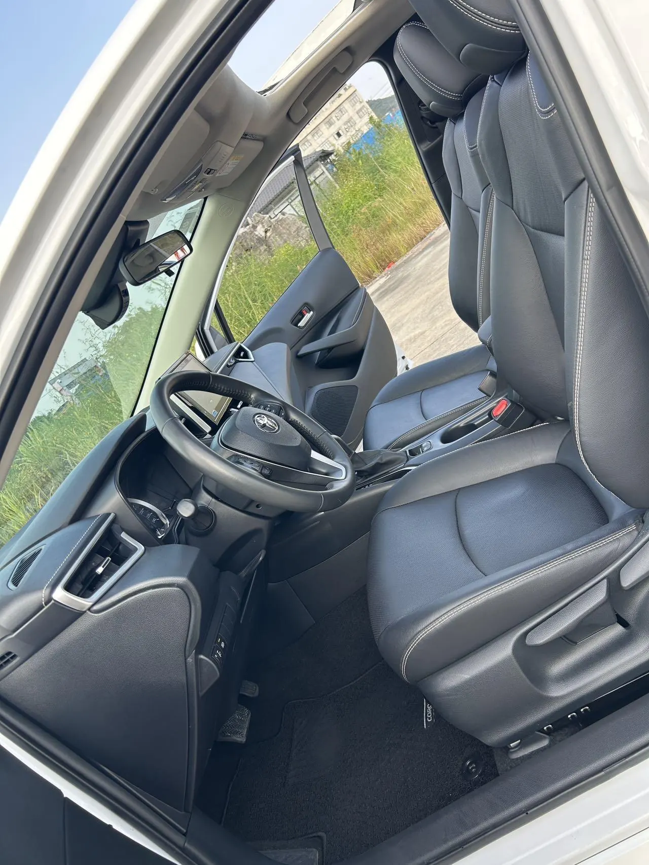 Toyota 2021 Corolla 1.2T Stepless Deluxe Edition Automatic Gear 3