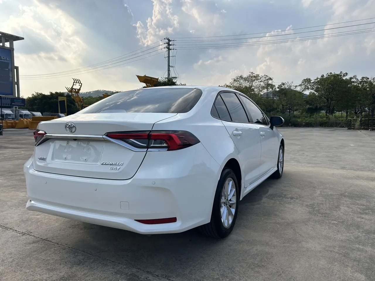Toyota 2021 Corolla 1.2T Stepless Deluxe Edition Automatic Gear 9