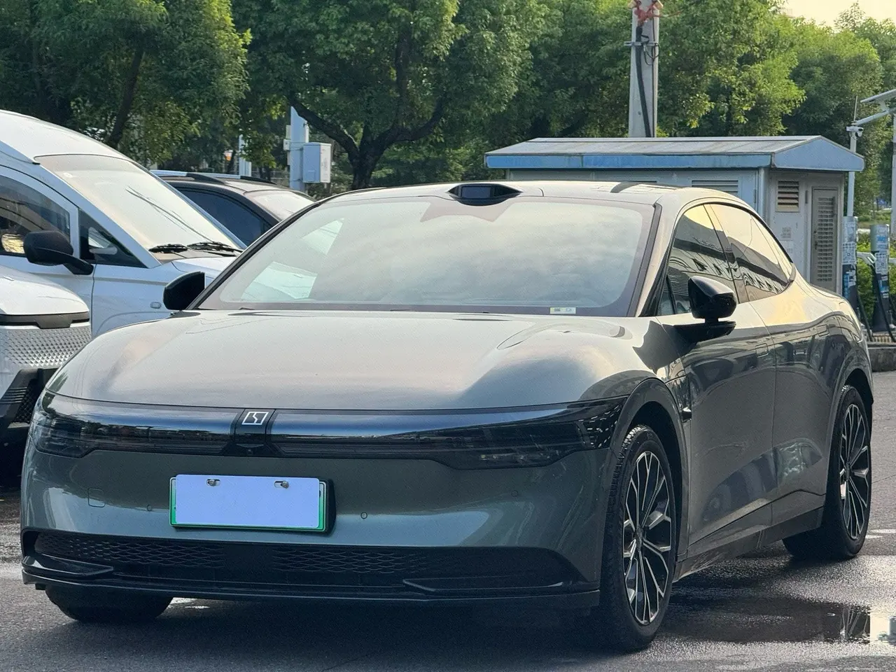 Open image lightbox: Zeekr 2025 Zeekr 007 Long Endurance Rear Drive Smart Driving Edition 100kWh Automatic Transmission