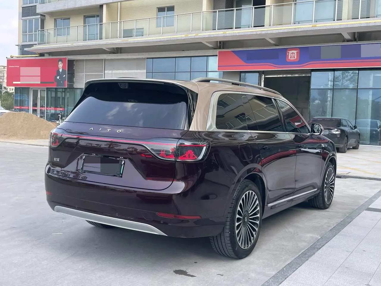 AITO 2025 AITO M9 extended range Ultra version 52kWh6 seat version automatic gear 8
