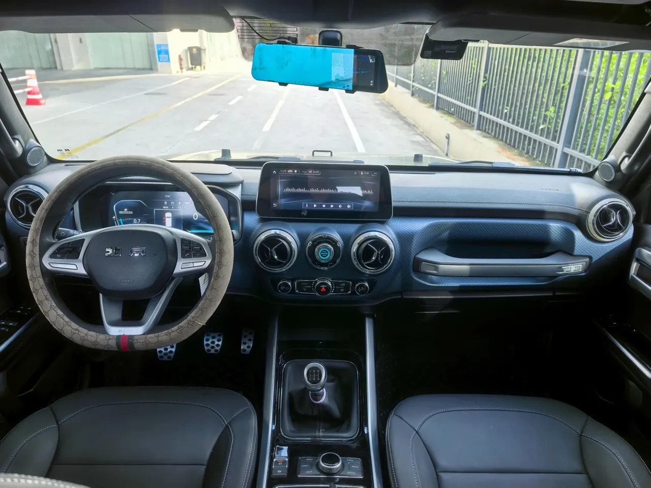 Beijing 2021 BJ40 2.3T Four-wheel Drive Blade Hero Edition Pioneer Manual Gear 9
