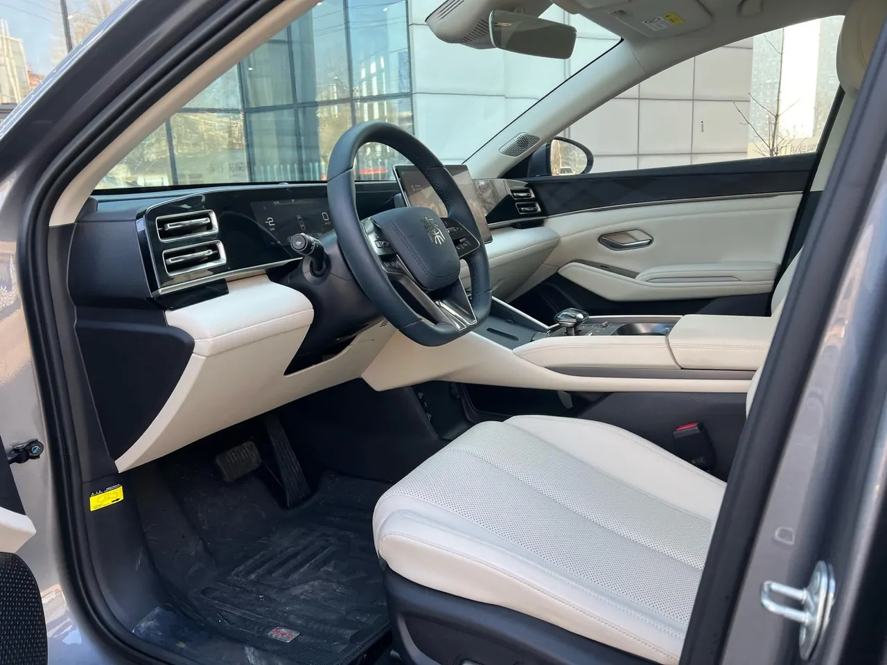 BYD 2025 Qin L DM-i 1.5 stepless smart driving version 80KM leading automatic gear 7