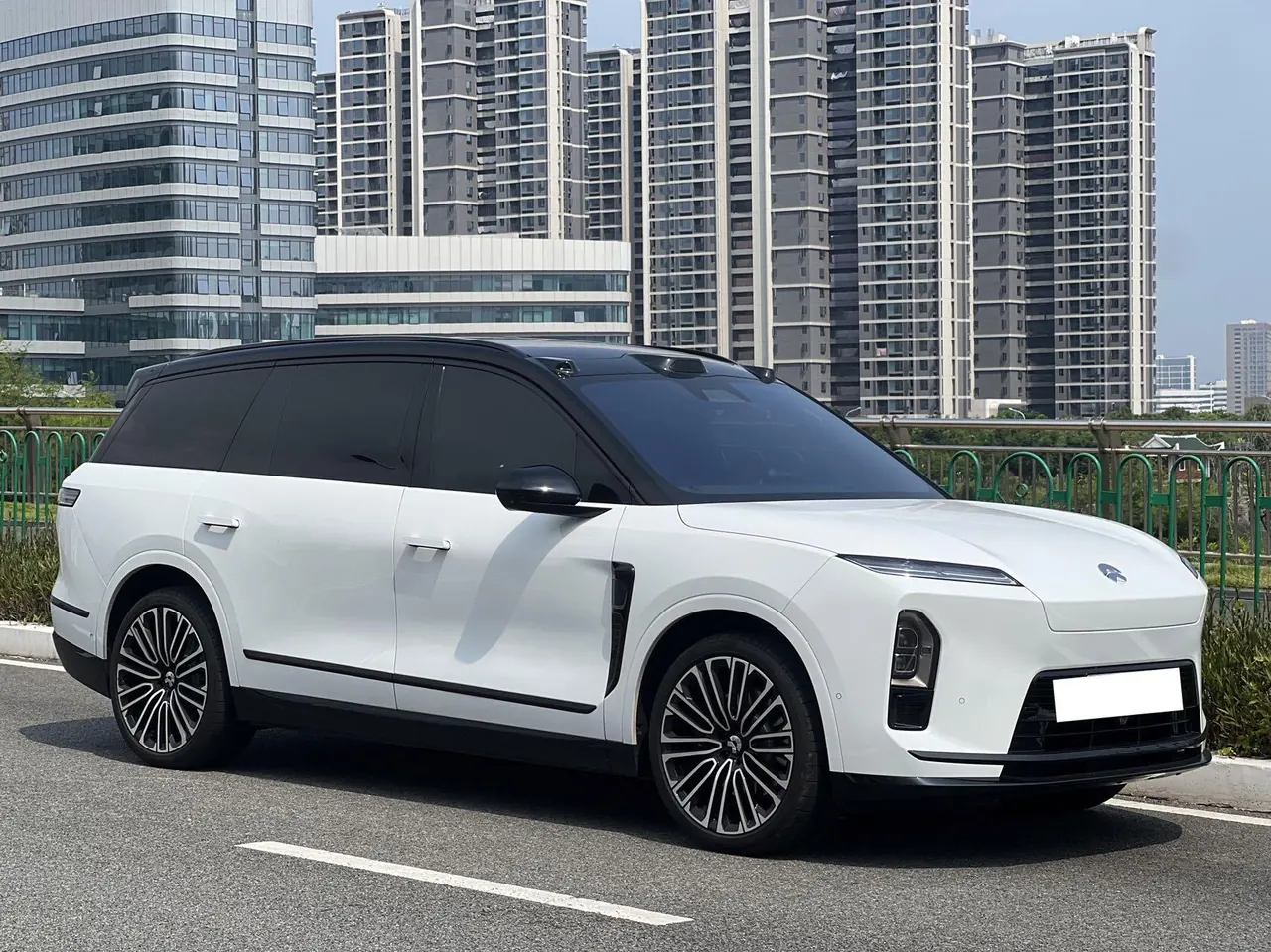 NIO 2026 ES8 6-seat executive deluxe automatic gear 3