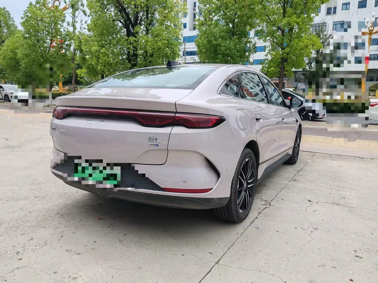 BYD 2025 Qin L EV 545KM Excellent Automatic Gear 4