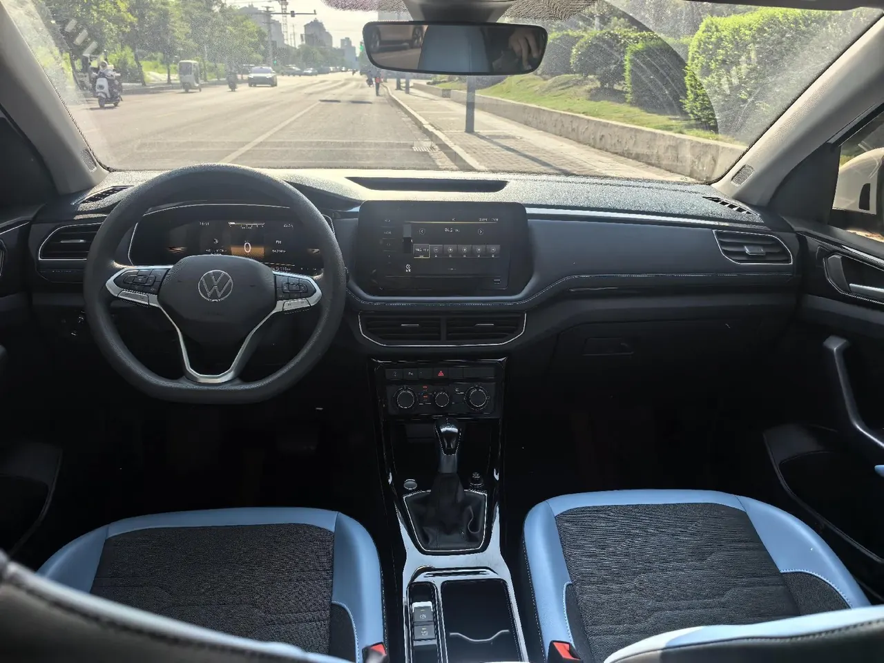 Volkswagen 2025 Tuyue New 1.5 Sharp Edition Automatic Gear 4