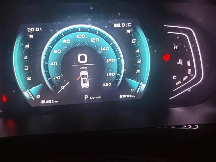 Oshan 2022 X5 1.5T chivalrous version of automatic gear 9