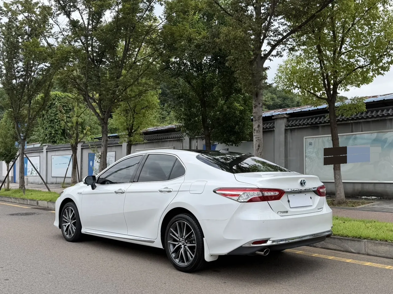 Toyota 2023 Camry Dual Engine 2.5HG Stepless Deluxe Automatic Gear 6