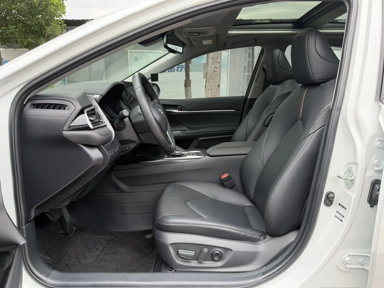 Toyota 2023 Camry Dual Engine 2.5HG Stepless Deluxe Automatic Gear 7