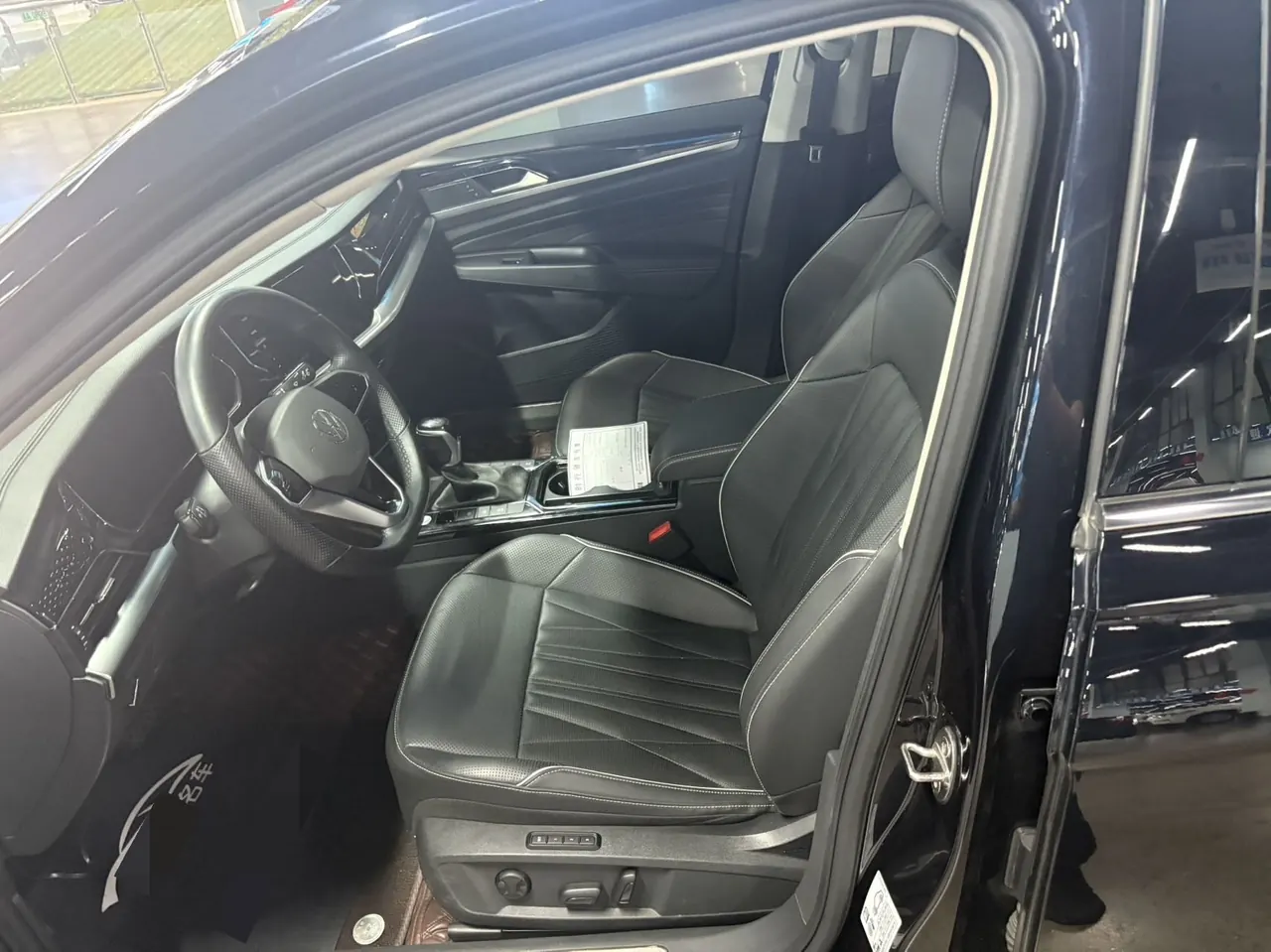 Volkswagen 2023 Passat 2.0TSI 330TSI Deluxe Edition (Modified) Automatic Gear 2