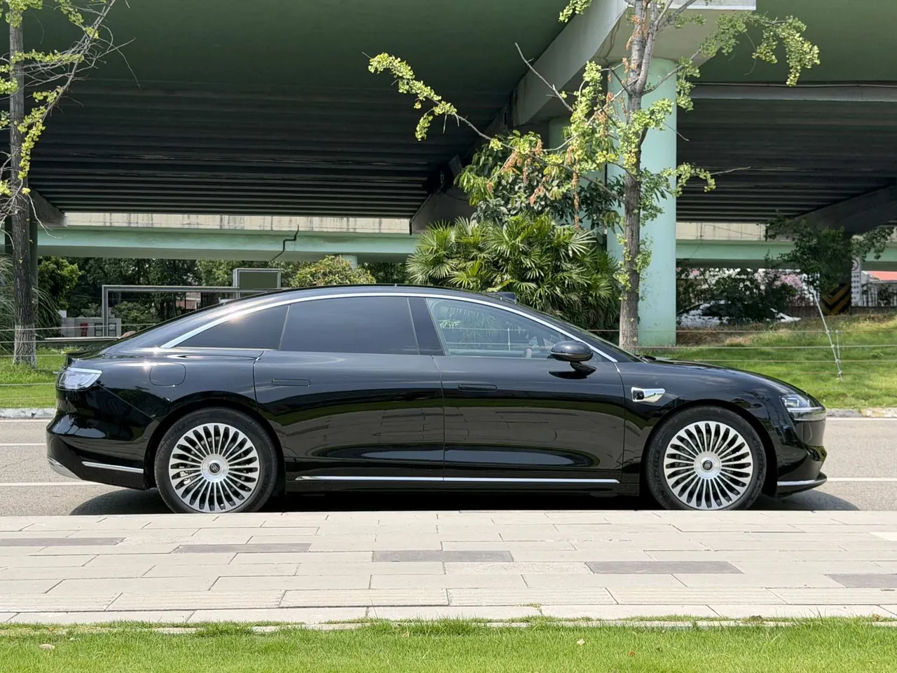 Luxeed 2026 S9 Ultra Rear Drive 53kWh Automatic 13