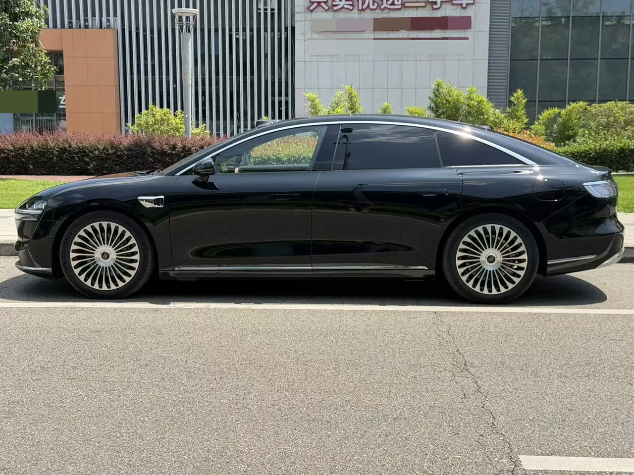 Luxeed 2026 S9 Ultra Rear Drive 53kWh Automatic 3