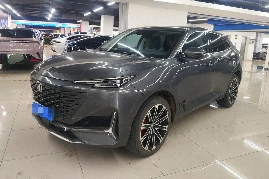 打开图片灯箱:ChangAn 2022 UNI-K iDD 1.5T Blue Whale iDD Honorable Automatic Gear