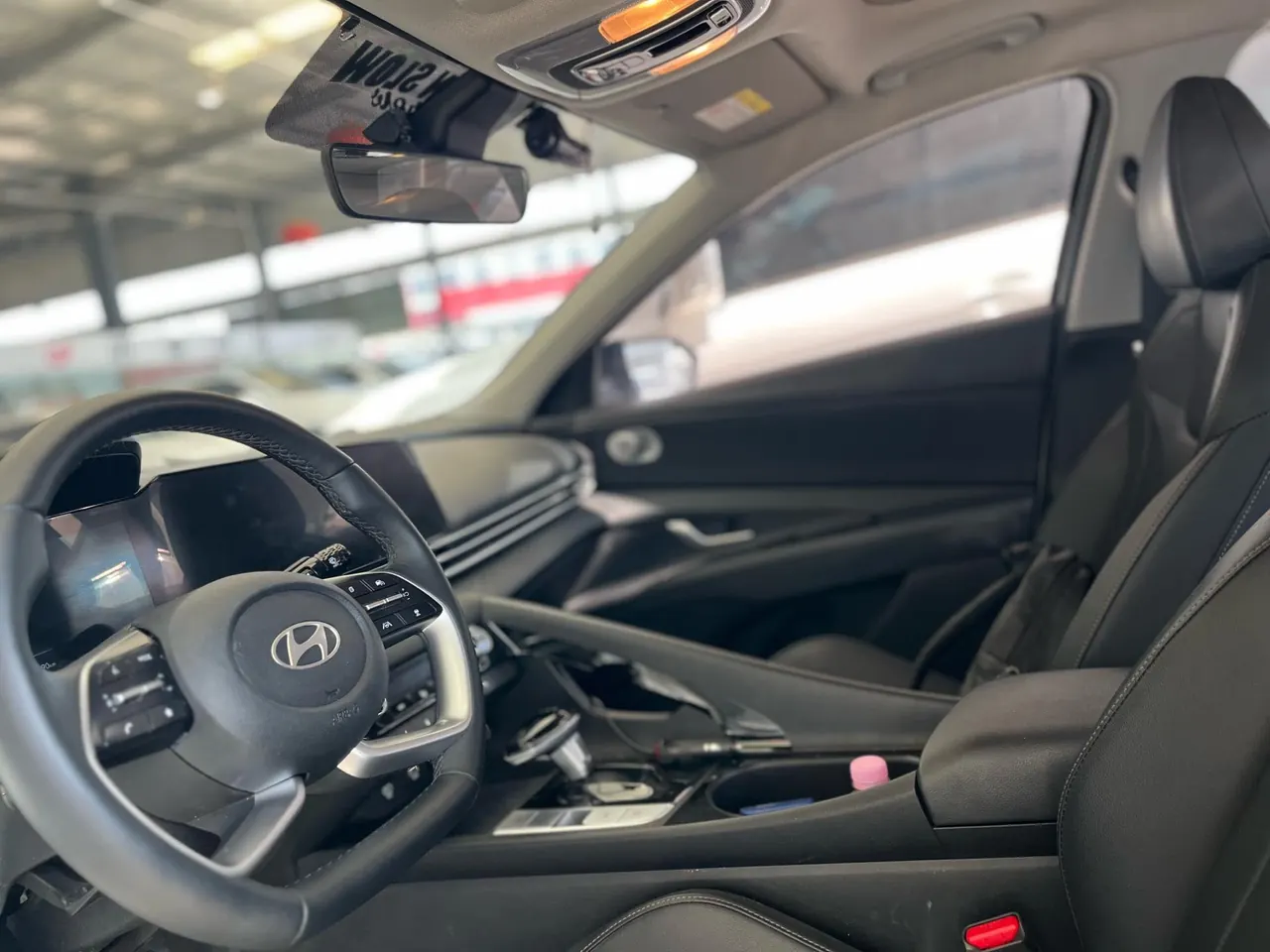 Hyundai 2023 Elantra -3-compartment 1.5 stepless LUX premium automatic gear 4