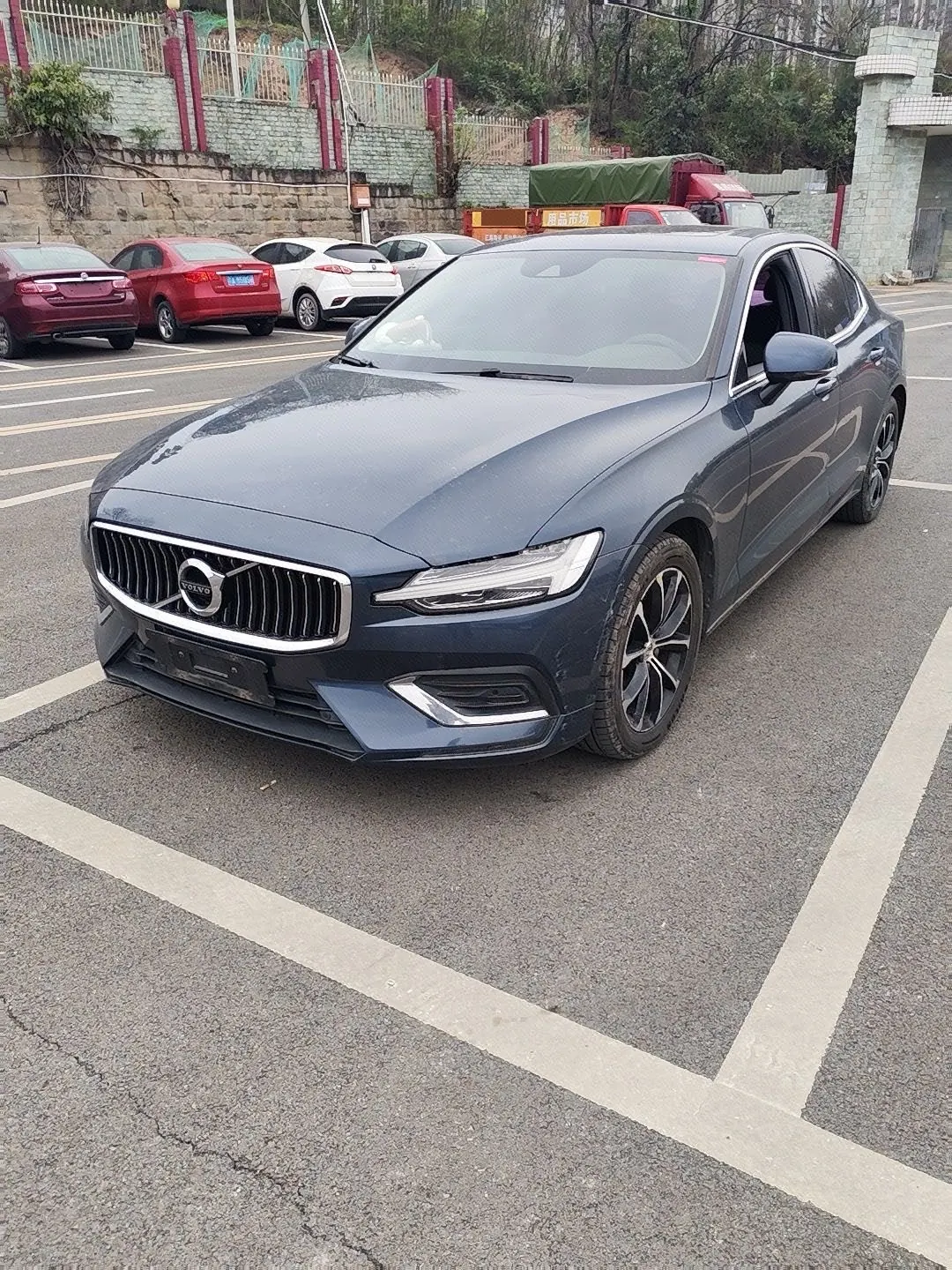 Open image lightbox: Volvo 2020 S60 2.0T T4 Zhiyi Deluxe Edition Automatic Gear