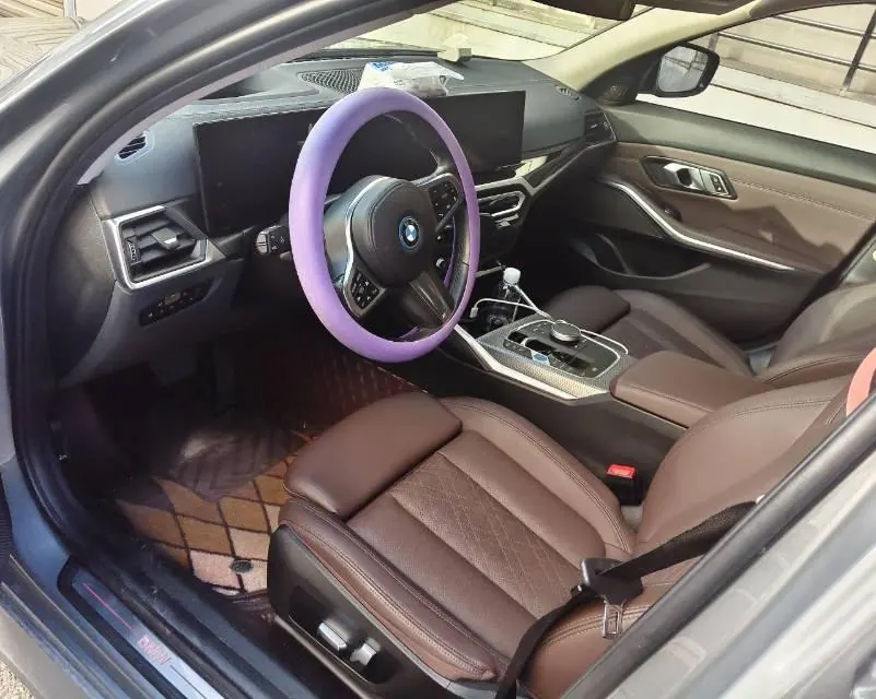 BMW 2023 i3 eDrive 40 L obsidian night sports suit automatic gear 4