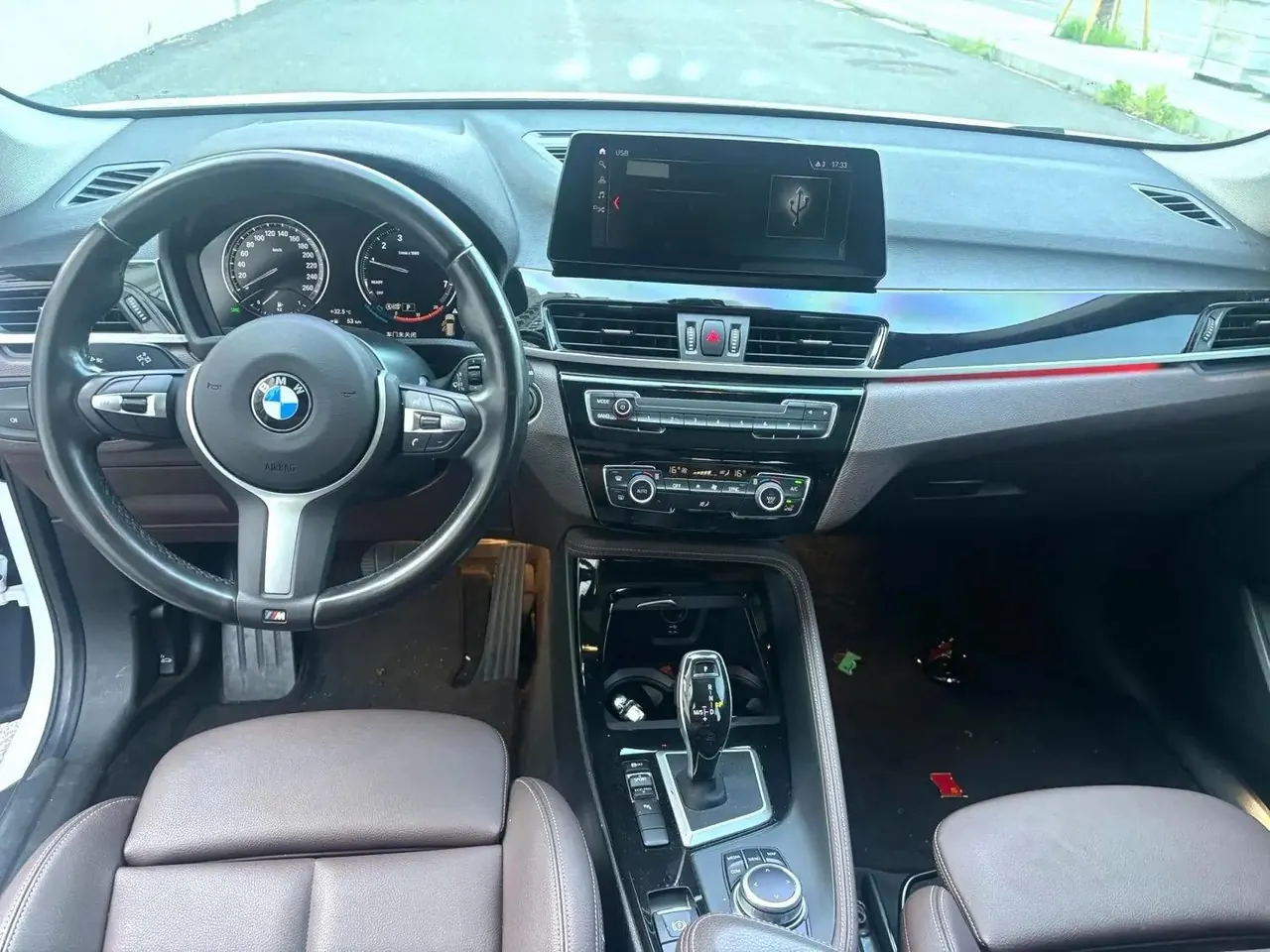 BMW 2022 X1 sDrive20Li 1.5T exclusive automatic gear 6