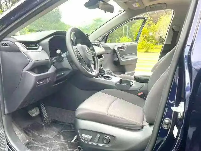 Toyota 2023 RAV4 Rongbo 2.0 Stepless Two-Drive Fashion Plus Edition Automatic Gear 3