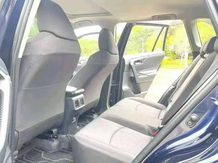 Toyota 2023 RAV4 Rongbo 2.0 Stepless Two-Drive Fashion Plus Edition Automatic Gear 5