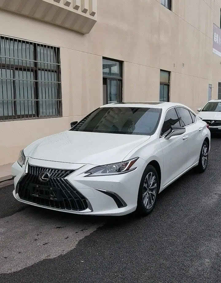 打开图片灯箱:Lexus ES (Imported) 2023 ES200 2.0 Stepless Deluxe Edition Automatic Gear