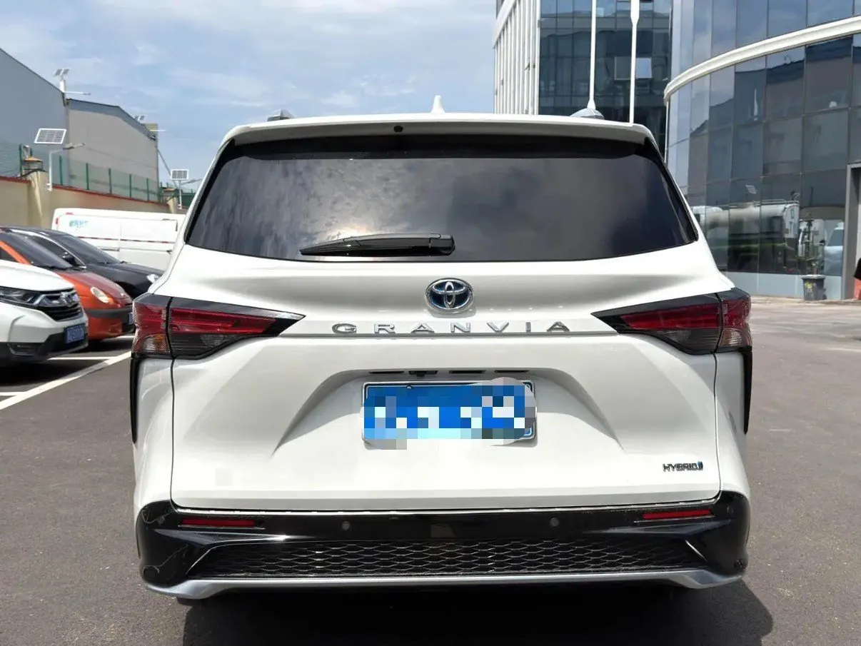 Toyota 2023 Grevia HYBRID 2.5 Stepless Premium PLUS Edition Automatic Gear 13