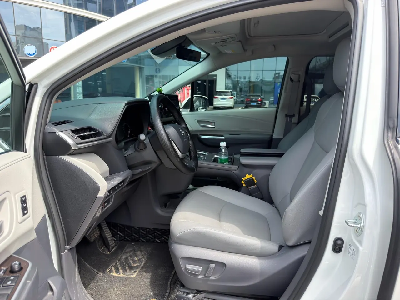 Toyota 2023 Grevia HYBRID 2.5 Stepless Premium PLUS Edition Automatic Gear 3
