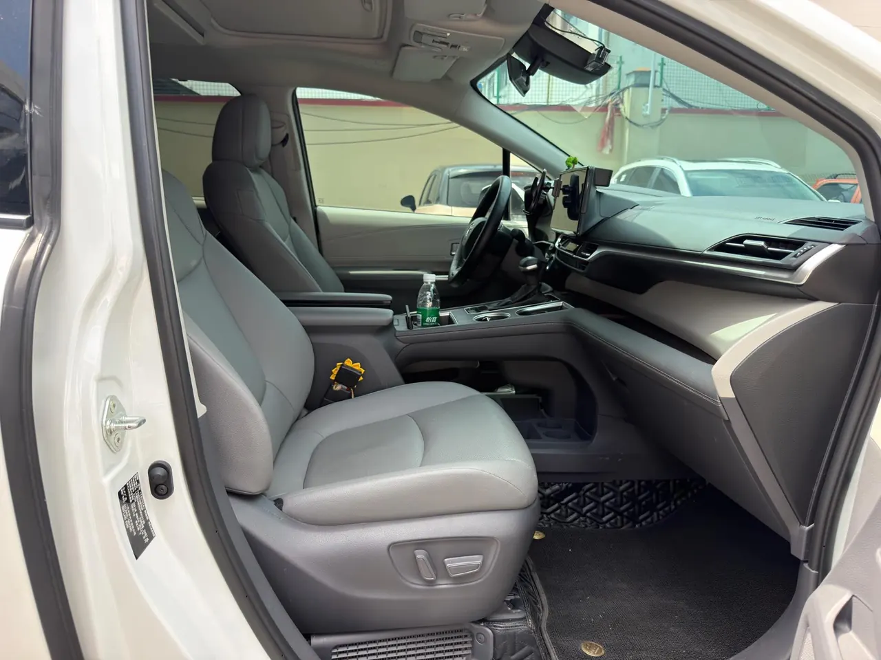 Toyota 2023 Grevia HYBRID 2.5 Stepless Premium PLUS Edition Automatic Gear 9