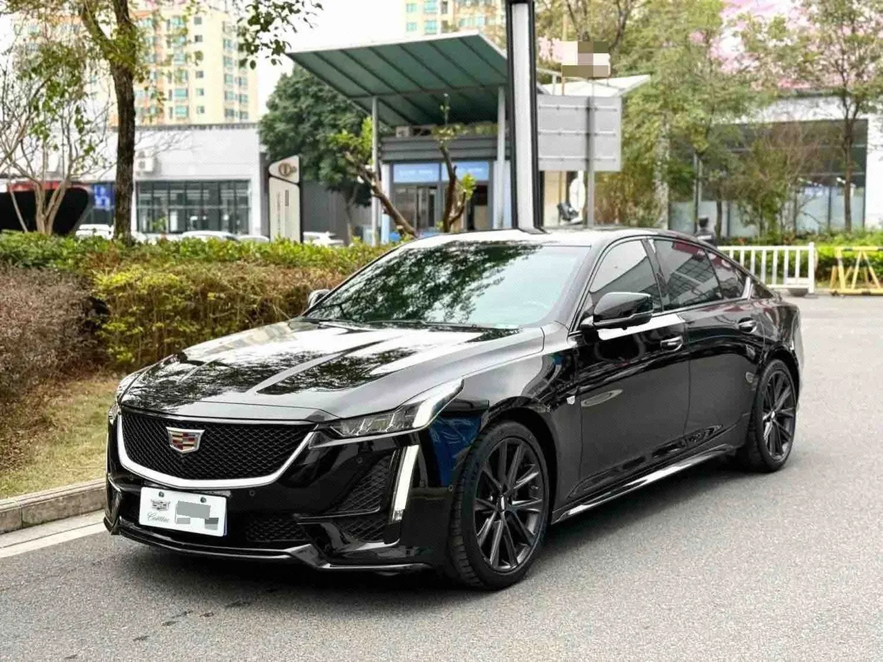 Open image lightbox: Cadillac 2023 CT5 2.0T 28T Platinum Automatic Gear