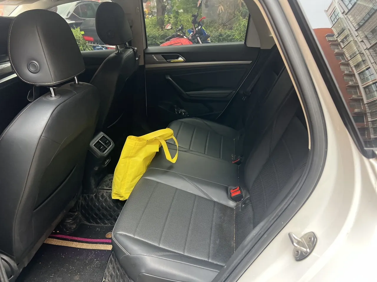 Volkswagen 2022 Lavida 1.5 Comfort Edition Automatic Gear 3