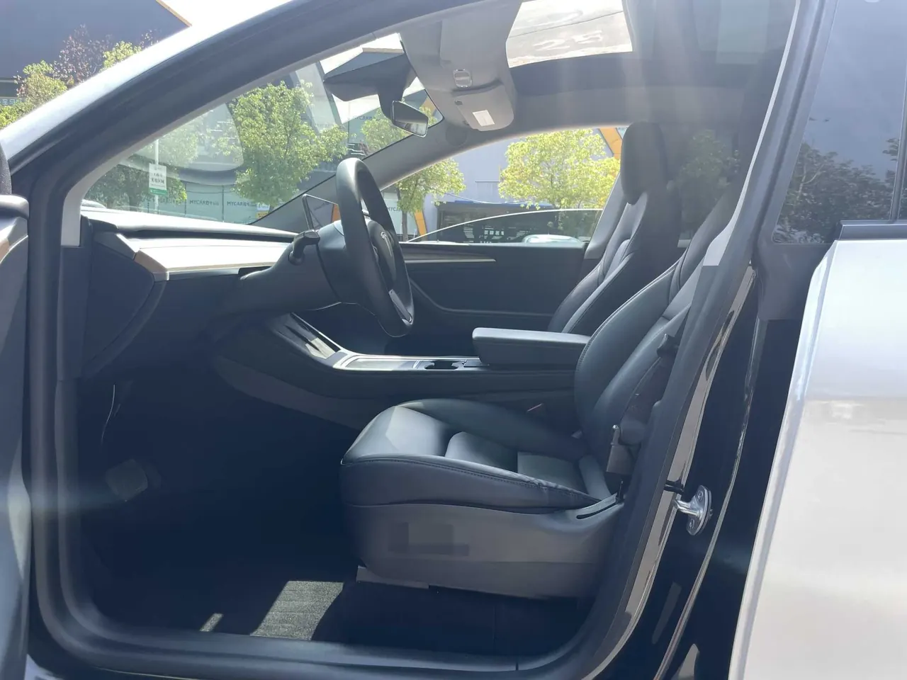 Tesla 2022 Model Y rear-wheel drive version (facelift) automatic gear 3