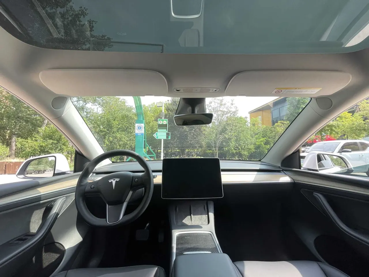 Tesla 2022 Model Y rear-wheel drive version (facelift) automatic gear 4