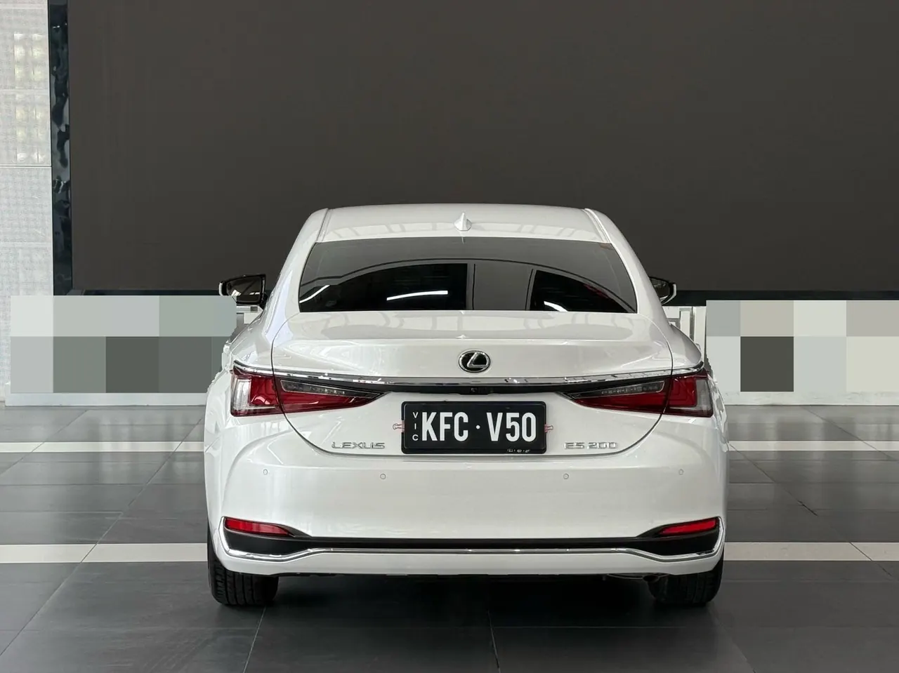 Lexus ES (Imported) 2023 ES260 2.5 Excellence Automatic Gear 4