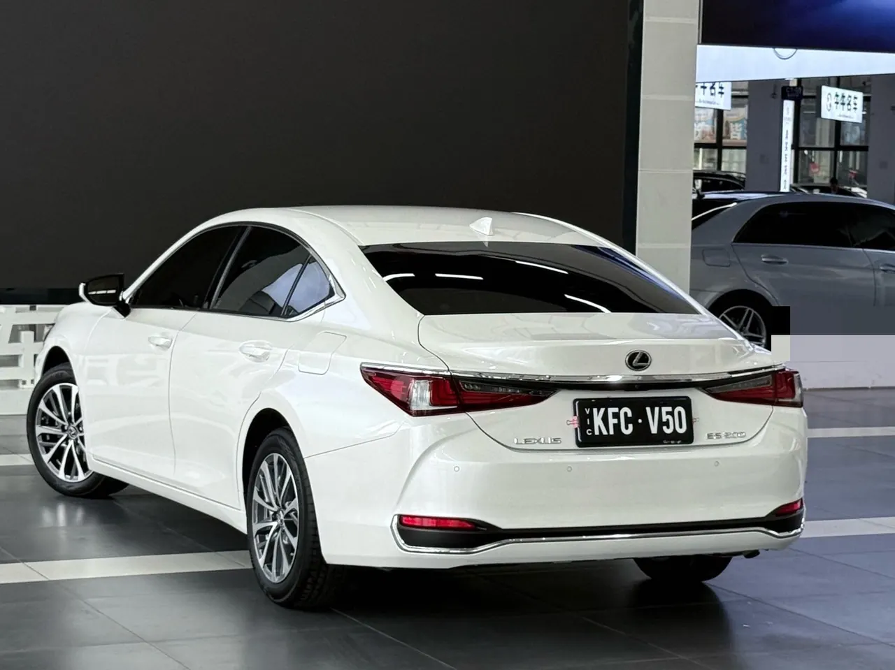 Lexus ES (Imported) 2023 ES260 2.5 Excellence Automatic Gear 5