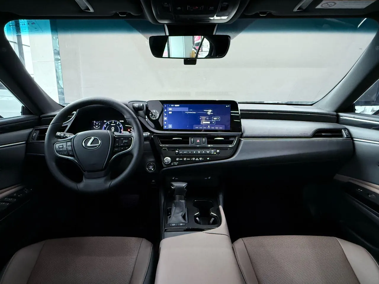 Lexus ES (Imported) 2023 ES260 2.5 Excellence Automatic Gear 6