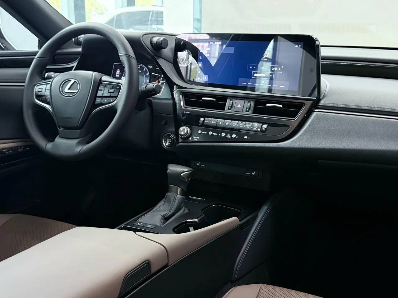 Lexus ES (Imported) 2023 ES260 2.5 Excellence Automatic Gear 7