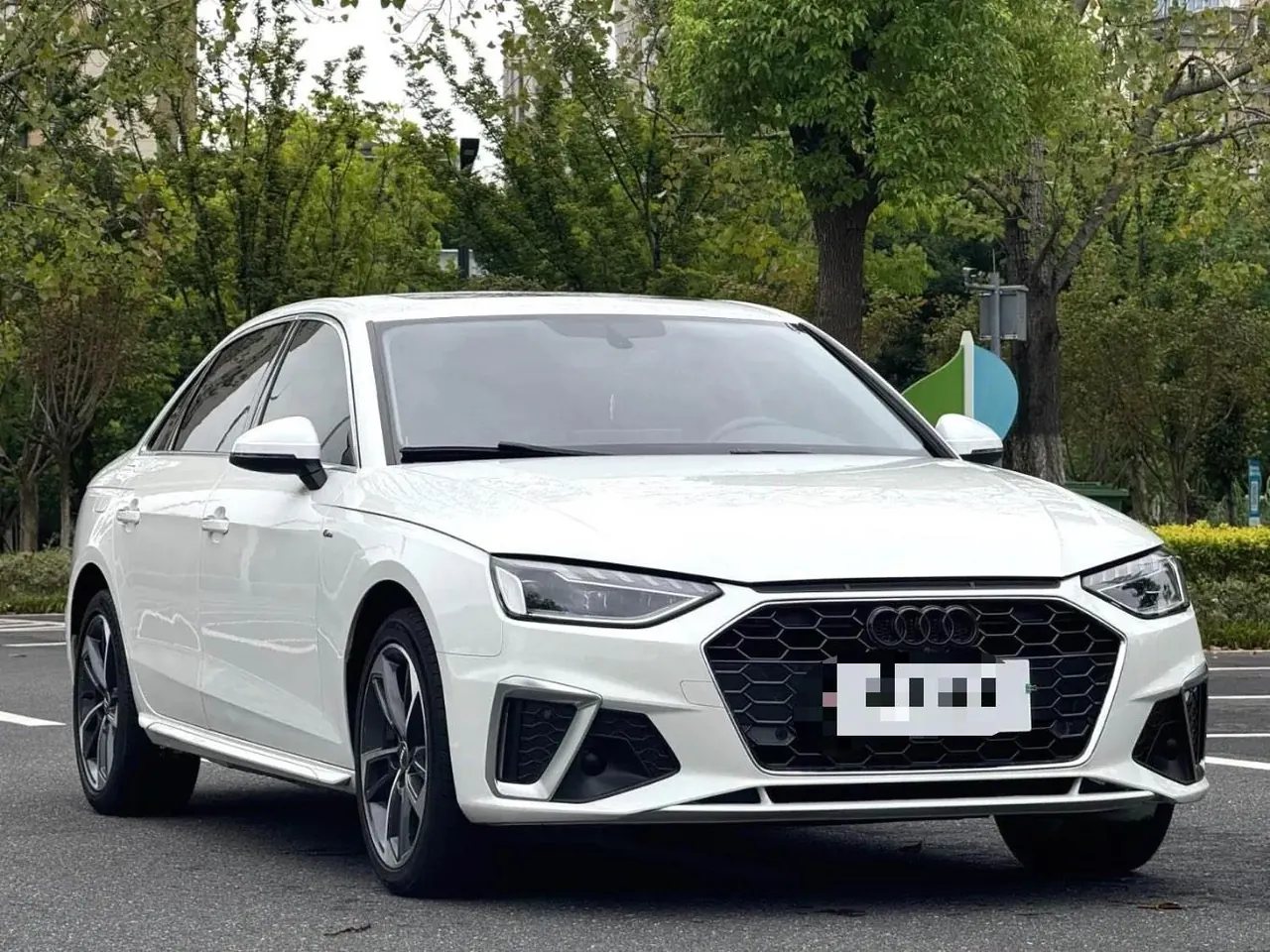 Audi 2020 A4L 2.0TFSI 40TFSI Fashion Dynamic Automatic 3